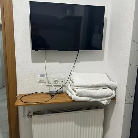 Nr1 Hotel *