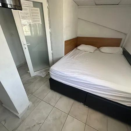 Nr1 Hotel *