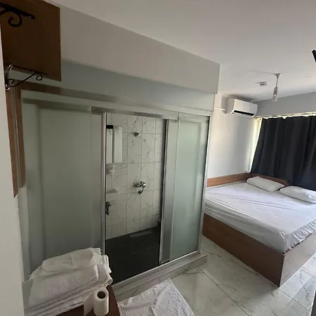 Nr1 Hotel *